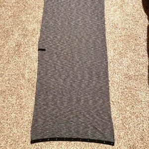 Lululemon women's scarf with buttons